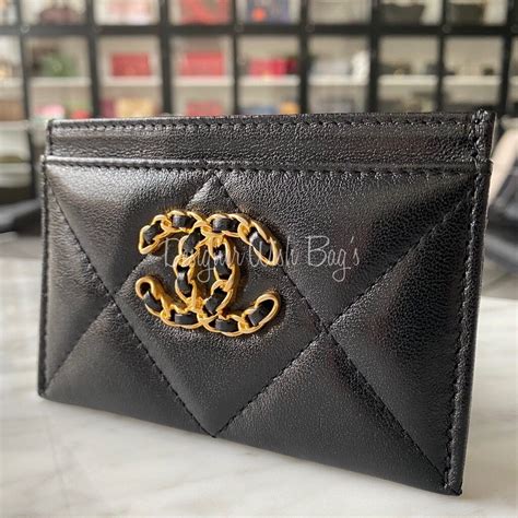 chanel 19 cardholder